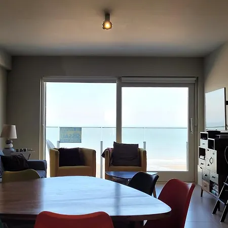 Apartamento In Nieuwpoort With Stunning Sea Views